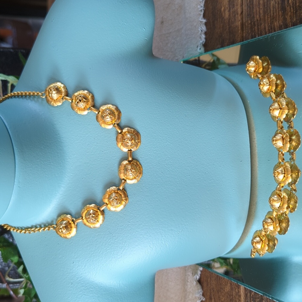 Vintage Jewelry Unsigned Matte Gold Rose Bud Necklace and Bracelet